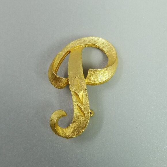 Vintage Mamselle P Letter Monogran Initial Brooch, Gold Tone Letter Lapel Pin - Picture 2 of 7